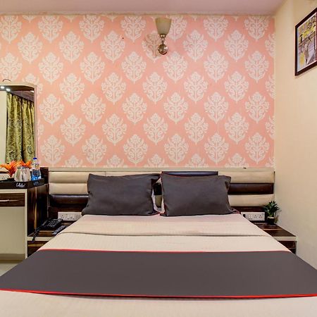 Hotel Collection O 50279 Golden Tulipz Boutique à Bombay Extérieur photo