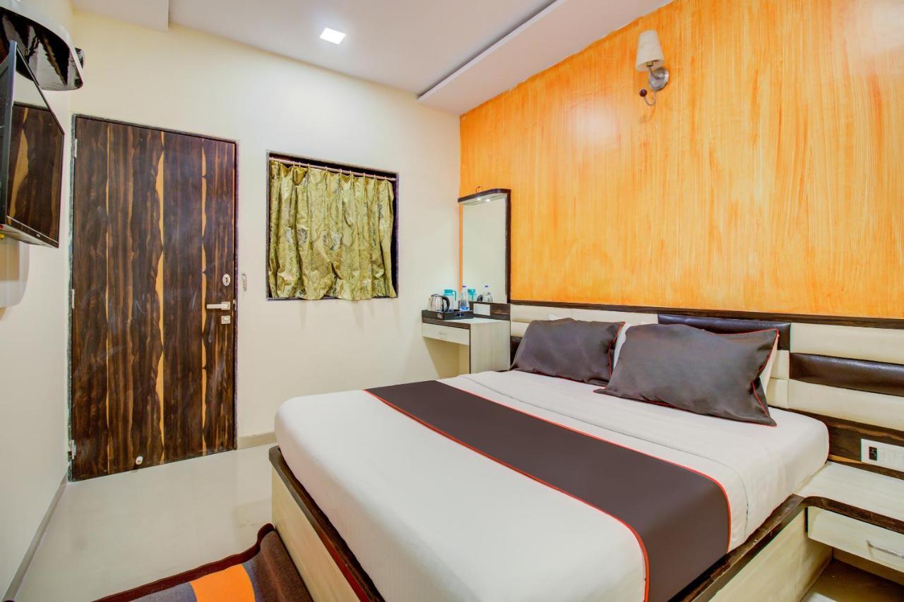 Hotel Collection O 50279 Golden Tulipz Boutique à Bombay Extérieur photo