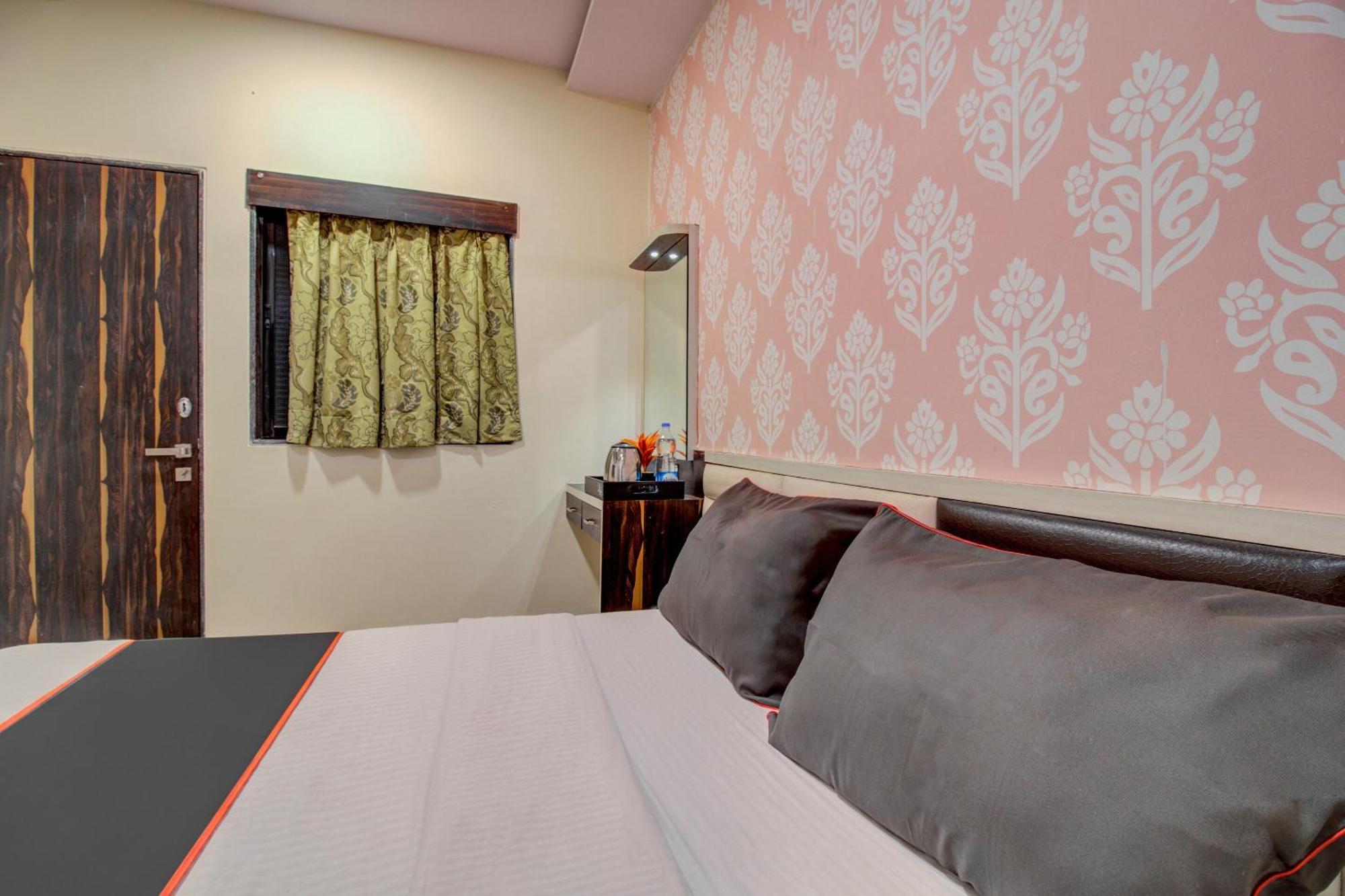 Hotel Collection O 50279 Golden Tulipz Boutique à Bombay Extérieur photo